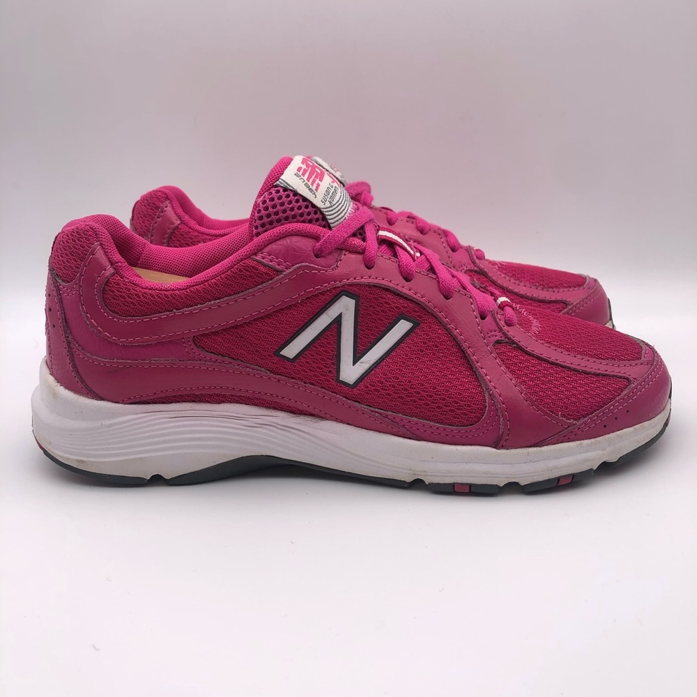 New Balance Womens NB Susan G Komen Sneakers Shoes